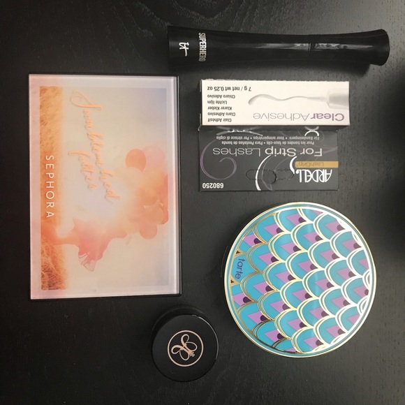 Makeup - Picture 1 of 5